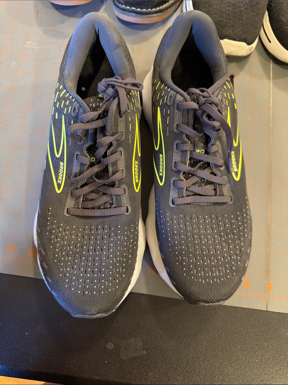 Brooks Woman’s Gray Running Shoes with Neon Yellow Accents